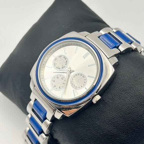 Women’s Silver Blue 37mm Chrono Style Women’s Watch Working - Picture 2 of 8